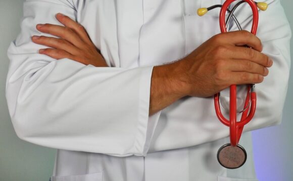 Doctors providing Individualized Patient Healthcare