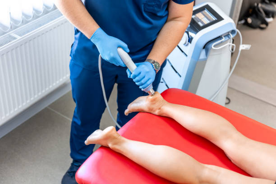 Hadi Medical Group provides non-surgical foot pain treatment in Brooklyn, Hempstead, Long Beach and  Plainview.