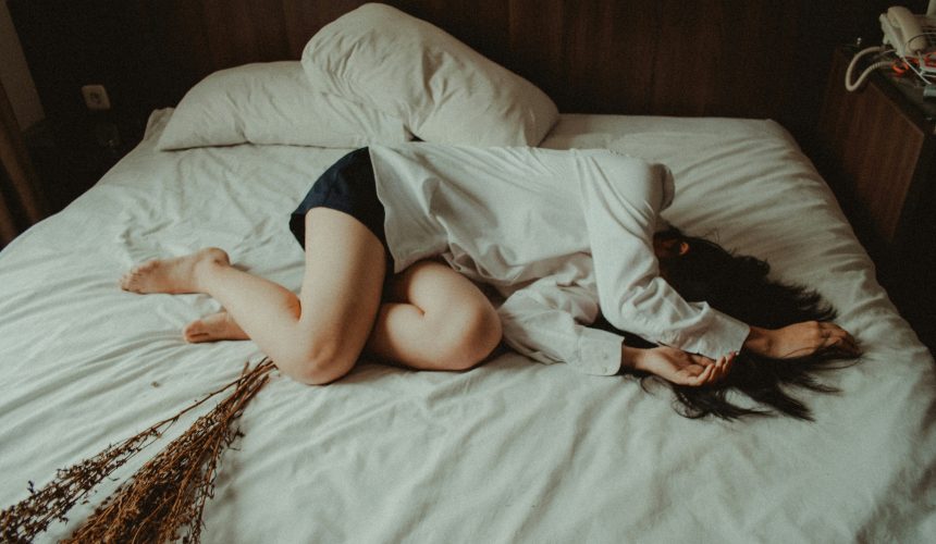 yuris-alhumaydy-mSXMHkgRs8s-unsplash Why Do My Hips Hurt When I Sleep On My Side?